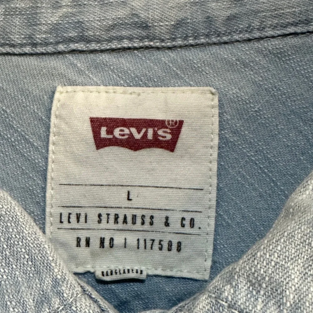 Levis Mens‎ Light Wash Chambray Denim Button Down Shirt Large Long Sleeve Pocket